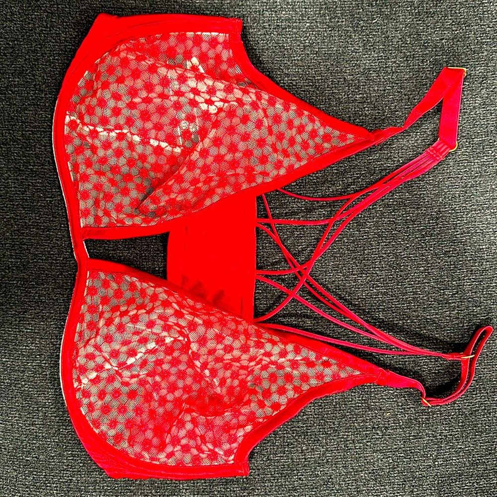 Victoria secret .  Red Starburst Plunge Bra. 38DD . NWT